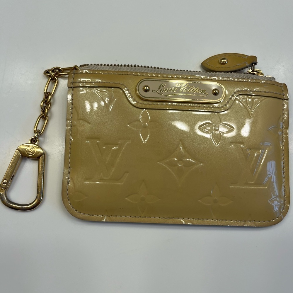 Louis Vuitton Vernis Beige Patent Leather Key & Card Holder with Gold Hardware